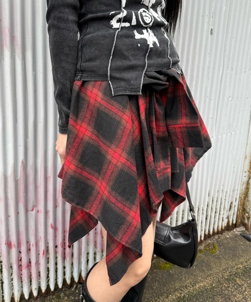 Figments(フィグメンツ)の「フェイクスリーブイレヘムスカート(スカート・レディース・ブラック/レッド/グレー/ネイビー/レッド系その他/ブラウン・FREE)」の22枚目の写真