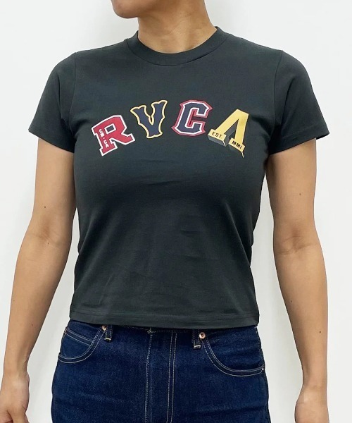 RVCA(ルーカ)の「【RVCA/ルーカ】24SS LETTERMAN SHORT SLEEVE TEE /ロゴ半袖Tシャツ(Tシャツ/カットソー・レディース・ブラック・MEDIUM/SMALL)」の2枚目の写真