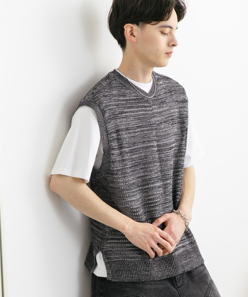 SENSE OF PLACE by URBAN RESEARCH（センスオブプレイスバイアーバンリサーチ）の「ミックスメランジVネックベスト（ベスト・メンズ・ブラウン/ブラック/ブルー・LARGE/MEDIUM）」の4枚目の写真