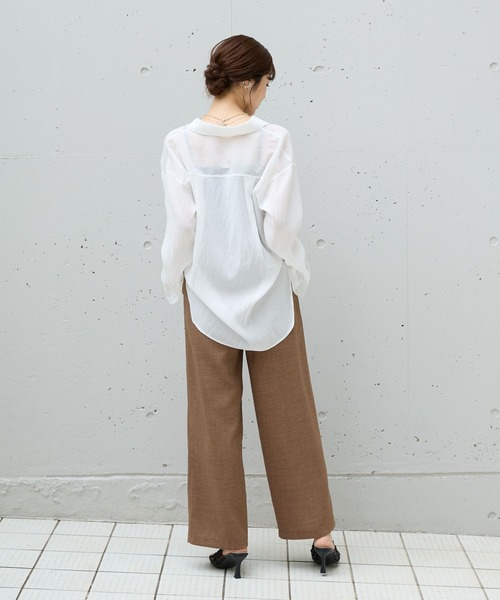 Andemiu（アンデミュウ）の「リネンライクシアーシャツ495423（シャツ/ブラウス・レディース・オフホワイト/ブラック/テラコッタ・FREE）」の6枚目の写真