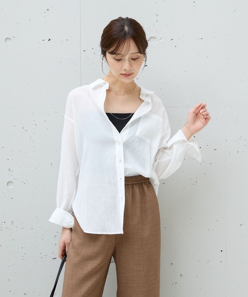 Andemiu（アンデミュウ）の「リネンライクシアーシャツ495423（シャツ/ブラウス・レディース・オフホワイト/ブラック/テラコッタ・FREE）」の4枚目の写真