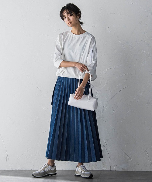 MAYSON GREY（メイソングレイ）の「デニムMIXライトプリーツスカート（スカート・レディース・ブルー/ネイビー・M）」の15枚目の写真