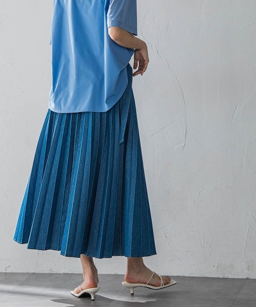 MAYSON GREY（メイソングレイ）の「デニムMIXライトプリーツスカート（スカート・レディース・ブルー/ネイビー・M）」の12枚目の写真