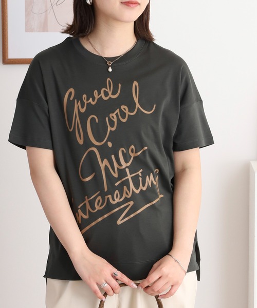 EGLANTINE(エグランティーヌ)の「EGLANTINE でかロゴプリント半袖Tシャツ【日本製】(Tシャツ/カットソー・レディース・ダークグリーン/チャコールグレー/ローズ/レッド/グレイッシュベージュ・40)」の1枚目の写真