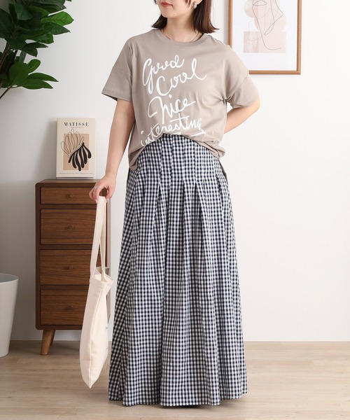 EGLANTINE(エグランティーヌ)の「EGLANTINE でかロゴプリント半袖Tシャツ【日本製】(Tシャツ/カットソー・レディース・ダークグリーン/チャコールグレー/ローズ/レッド/グレイッシュベージュ・40)」の13枚目の写真