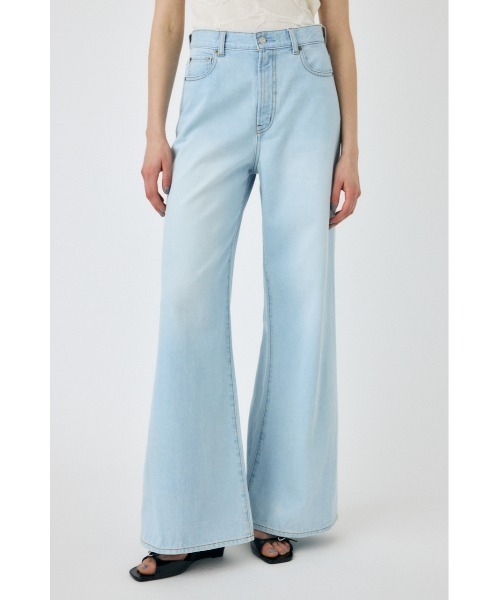 MOUSSY(マウジー)の「【セットアップ対応】RELAX LOOSE FLARE(デニムパンツ・レディース・ブルー/ライトブルー・0/1/2)」の16枚目の写真