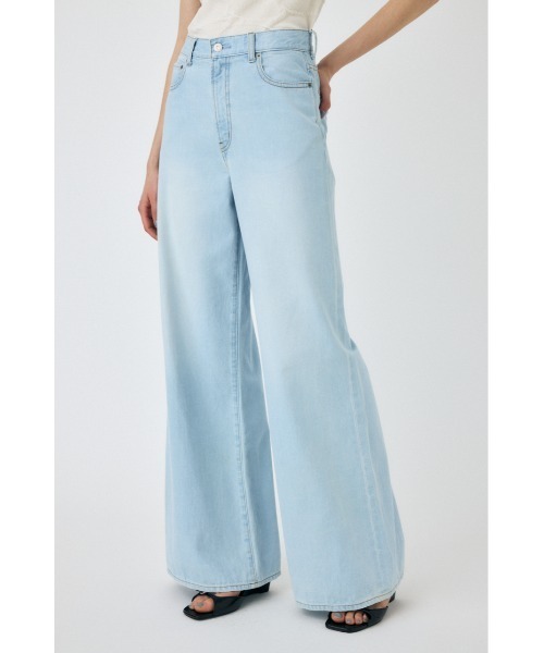 MOUSSY(マウジー)の「【セットアップ対応】RELAX LOOSE FLARE(デニムパンツ・レディース・ブルー/ライトブルー・0/1/2)」の17枚目の写真