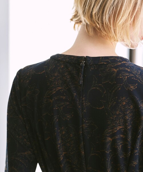 MACKINTOSH LONDON(マッキントッシュ ロンドン)の「【BIBURY FLOWER】ドローイングシャドーバイブリーワンピース(ワンピース・レディース・ネイビー/ブルー・38/40)」の7枚目の写真