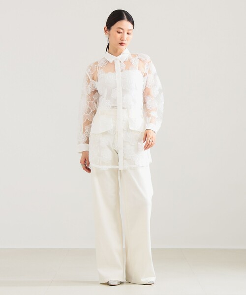 BAUM UND PFERDGARTEN（バウムウンドヘルガーデン）の「BAUM UND PFERDGARTEN / フラワーレース シャツ（シャツ/ブラウス・レディース・ホワイト・ONE SIZE）」の2枚目の写真