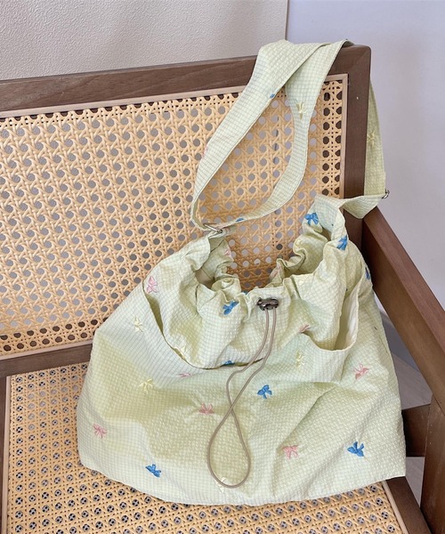 Mignonjour（ミニョンジュール）の「Mignonjour/リボン巾着2wayバッグ M2789（ハンドバッグ・レディース・グリーン/ピンク/パープル/ホワイト・FREE）」の6枚目の写真