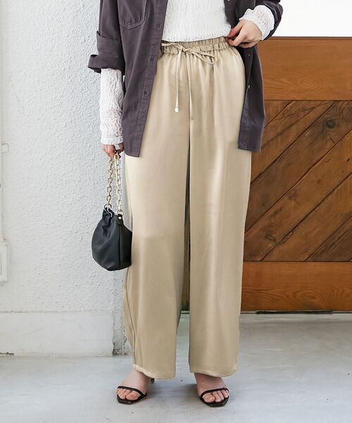le.coeur blanc（ルクールブラン）の「《手洗い可能》メローウエストサテンイージーパンツ（その他パンツ・レディース・ライトブラウン/グレイッシュベージュ/ブラック・38）」の3枚目の写真