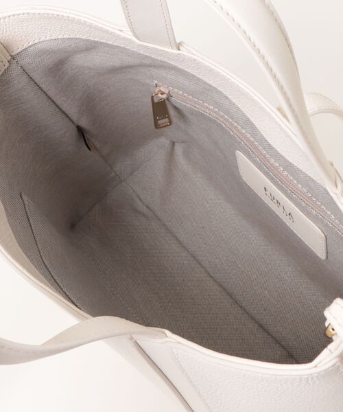 FURLA（フルラ）の「フルラ ゴッチャ(Furla Goccia) トートバッグ S（ショルダーバッグ・レディース・カーキ/ブラック/オフホワイト・ONE SIZE）」の15枚目の写真