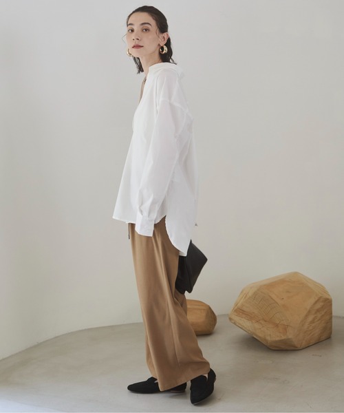 ANGIE(アンジー)の「スキッパー オーバーサイズ シャツ / オフィスカジュアル / 通勤 / 春服(シャツ/ブラウス・レディース・ブラック/ダークベージュ/ネイビー/ホワイト/サックスブルー/ホワイト系その他/ベージュ系その他/ブルー系その他・FREE)」の10枚目の写真