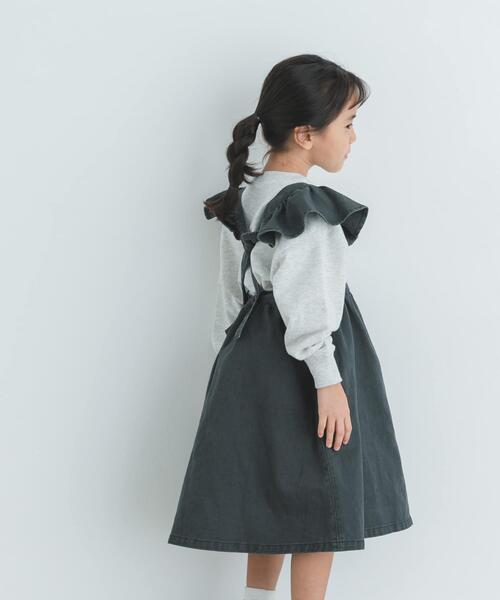URBAN RESEARCH DOORS（アーバンリサーチドアーズ）の「『WEB/一部店舗限定サイズ』2WAYフリルジャンパースカート(KIDS)（ワンピース・キッズ・ブルー/チャコールグレー・135/120/105/150）」の2枚目の写真