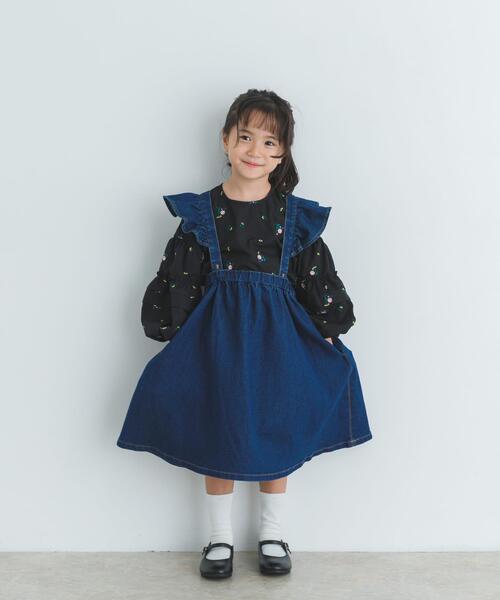 URBAN RESEARCH DOORS（アーバンリサーチドアーズ）の「『WEB/一部店舗限定サイズ』2WAYフリルジャンパースカート(KIDS)（ワンピース・キッズ・ブルー/チャコールグレー・135/120/105/150）」の3枚目の写真