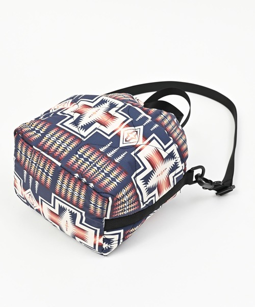 KiU(キウ)の「【PENDLETON × KiU LIMITED ITEM】ペンドルトン パデッドポケッタフルミニバッグ(ショルダーバッグ・レディース・ネイビー/カーキ・FREE)」の14枚目の写真