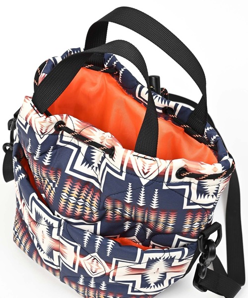 KiU(キウ)の「【PENDLETON × KiU LIMITED ITEM】ペンドルトン パデッドポケッタフルミニバッグ(ショルダーバッグ・レディース・ネイビー/カーキ・FREE)」の15枚目の写真