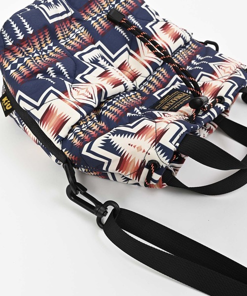 KiU(キウ)の「【PENDLETON × KiU LIMITED ITEM】ペンドルトン パデッドポケッタフルミニバッグ(ショルダーバッグ・レディース・ネイビー/カーキ・FREE)」の16枚目の写真