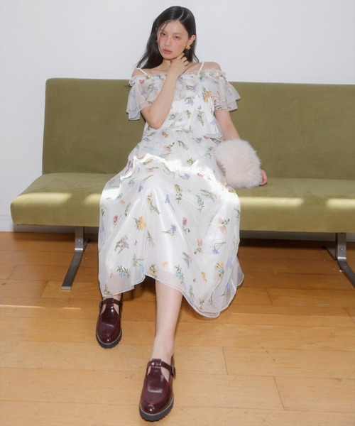 AND COUTURE(アンドクチュール)の「ボタニカル柄刺繍チュールブラウス(シャツ/ブラウス・レディース・オフホワイト/ブラック・FREE)」の7枚目の写真