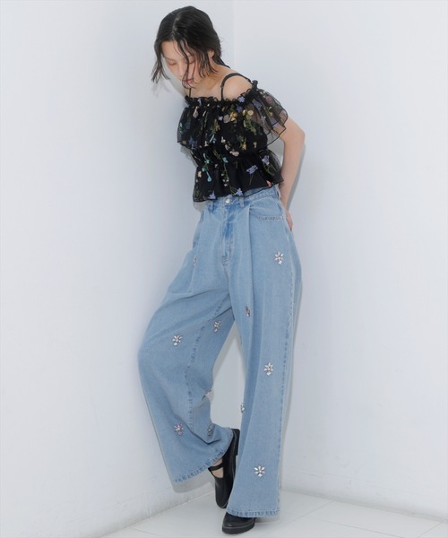AND COUTURE(アンドクチュール)の「ボタニカル柄刺繍チュールブラウス(シャツ/ブラウス・レディース・オフホワイト/ブラック・FREE)」の15枚目の写真