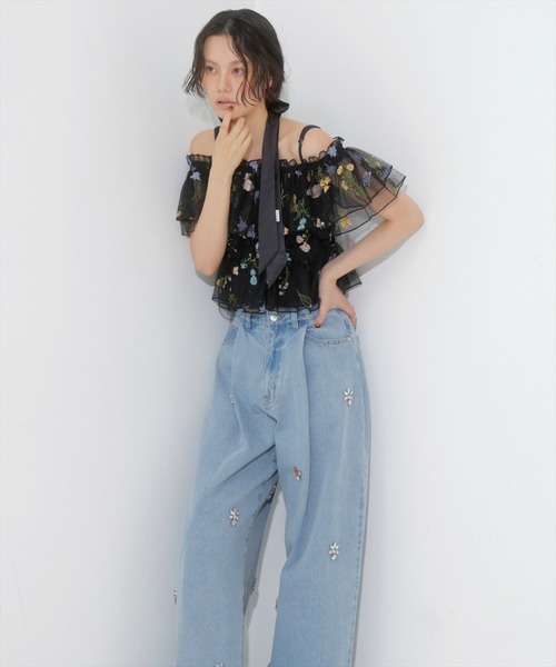 AND COUTURE(アンドクチュール)の「ボタニカル柄刺繍チュールブラウス(シャツ/ブラウス・レディース・オフホワイト/ブラック・FREE)」の21枚目の写真