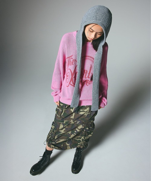 試着のみ、テイラーメイド　ロゴ　総柄　テキストプリント ピンクセーター Cutie Blonde ニット セーター 「S-LL」ほんのりショート丈