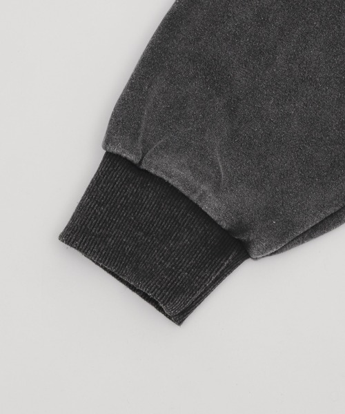 Figments(フィグメンツ)の「エイジドラージロゴZIPパーカー(パーカー・レディース・スミクロ・FREE)」の2枚目の写真