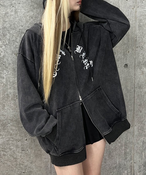 Figments(フィグメンツ)の「エイジドラージロゴZIPパーカー(パーカー・レディース・スミクロ・FREE)」の12枚目の写真