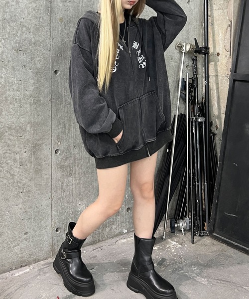 Figments(フィグメンツ)の「エイジドラージロゴZIPパーカー(パーカー・レディース・スミクロ・FREE)」の13枚目の写真