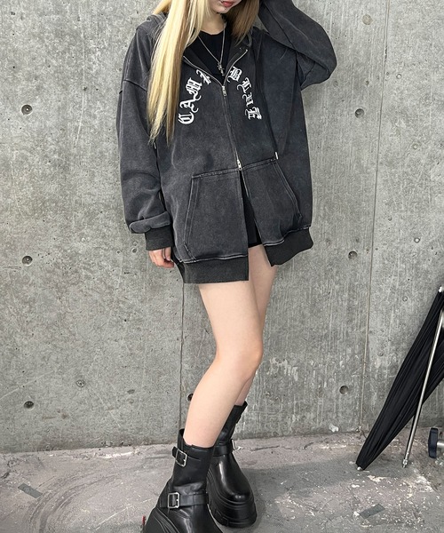 Figments(フィグメンツ)の「エイジドラージロゴZIPパーカー(パーカー・レディース・スミクロ・FREE)」の14枚目の写真