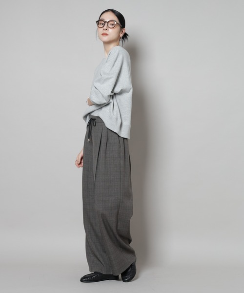 Russell Athletic（ラッセルアスレティック）の「RUSSELL ATHLETIC/別注 Mini Logo Crewneck Sweat（スウェット・レディース・グレー/チャコール/オートミール・FREE）」の8枚目の写真