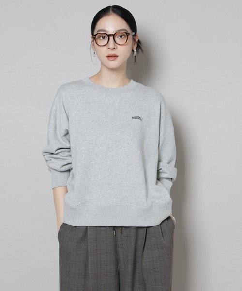 Russell Athletic（ラッセルアスレティック）の「RUSSELL ATHLETIC/別注 Mini Logo Crewneck Sweat（スウェット・レディース・グレー/チャコール/オートミール・FREE）」の5枚目の写真