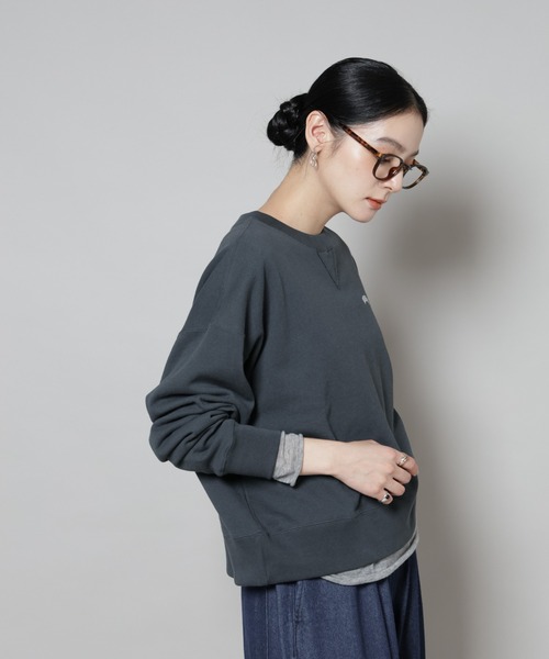 Russell Athletic（ラッセルアスレティック）の「RUSSELL ATHLETIC/別注 Mini Logo Crewneck Sweat（スウェット・レディース・グレー/チャコール/オートミール・FREE）」の13枚目の写真