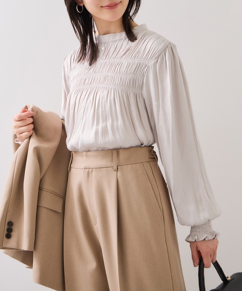 VIS(ビス)の「割繊シャーリングブラウス/2WAY・イージーケア(シャツ/ブラウス・レディース・ピンク/チャコールグレー/オフホワイト・FREE)」の3枚目の写真