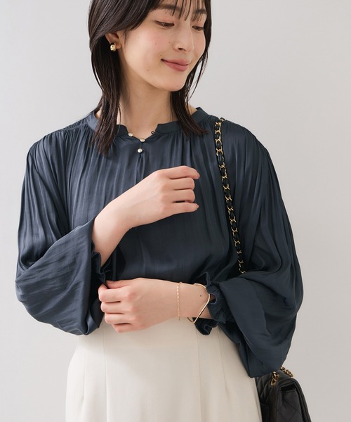 VIS(ビス)の「割繊シャーリングブラウス/2WAY・イージーケア(シャツ/ブラウス・レディース・ピンク/チャコールグレー/オフホワイト・FREE)」の16枚目の写真