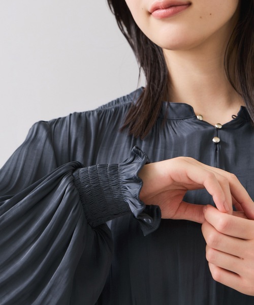 VIS(ビス)の「割繊シャーリングブラウス/2WAY・イージーケア(シャツ/ブラウス・レディース・ピンク/チャコールグレー/オフホワイト・FREE)」の19枚目の写真