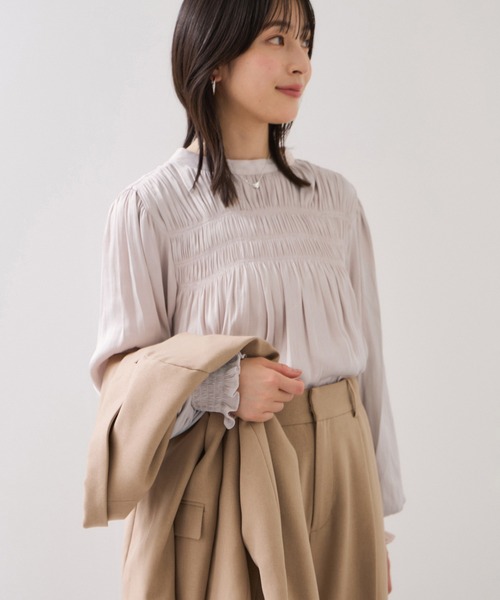 VIS(ビス)の「割繊シャーリングブラウス/2WAY・イージーケア(シャツ/ブラウス・レディース・ピンク/チャコールグレー/オフホワイト・FREE)」の10枚目の写真