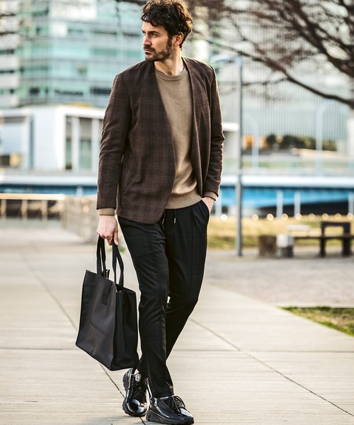 1PIU1UGUALE3 RELAXシンセティックレザー バックルベルト トート 1PIU1UGUALE3 RELAX(ウノピゥウノウグァーレトレ リラックス