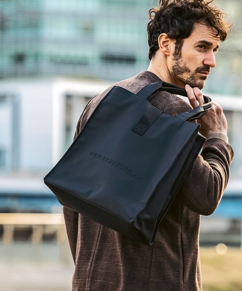 1PIU1UGUALE3 RELAXシンセティックレザー バックルベルト トート 1PIU1UGUALE3 RELAX(ウノピゥウノウグァーレトレ リラックス