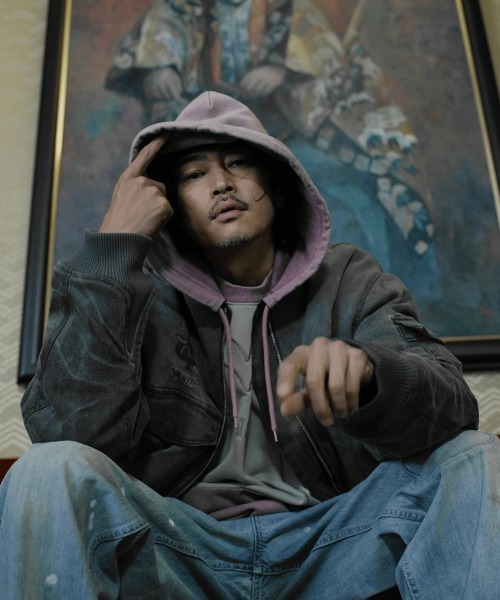 EVISU（エヴィス）の「【EVISU】CONTRAST PANELS AFTER-HOOD SWEATSHIRT / ライトグレー [2EAEJM5SW6104]（パーカー・メンズ・グレー・M/L/S/LL）」の4枚目の写真
