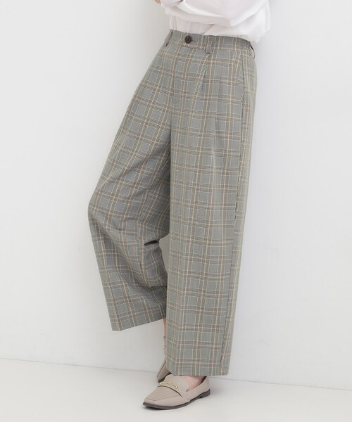 SHOO・LA・RUE（シューラルー）の「【洗濯機可/S-LL】すっきり上品きれい見え タックワイドパンツ（その他パンツ・レディース・グレー系1/ブラック/チャコールグレー・03/02/01/04）」の5枚目の写真