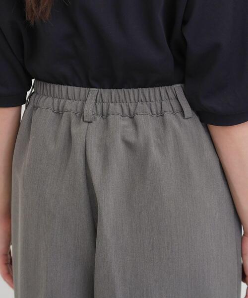 SHOO・LA・RUE（シューラルー）の「【洗濯機可/S-LL】すっきり上品きれい見え タックワイドパンツ（その他パンツ・レディース・グレー系1/ブラック/チャコールグレー・03/02/01/04）」の15枚目の写真