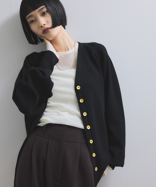 ADAM ET ROPE'(アダムエロペ)の「【WEB限定】カシミヤMIXメニーボタンカーディガン(カーディガン/ボレロ・レディース・チャコールグレー/ブラック/ダークブラウン/レッド・FREE)」の2枚目の写真