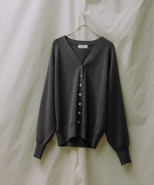 ADAM ET ROPE'(アダムエロペ)の「【WEB限定】カシミヤMIXメニーボタンカーディガン(カーディガン/ボレロ・レディース・チャコールグレー/ブラック/ダークブラウン/レッド・FREE)」の22枚目の写真