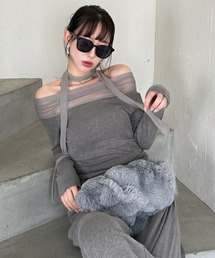 ワンショルダーカットトップス オフショルダー」に該当する