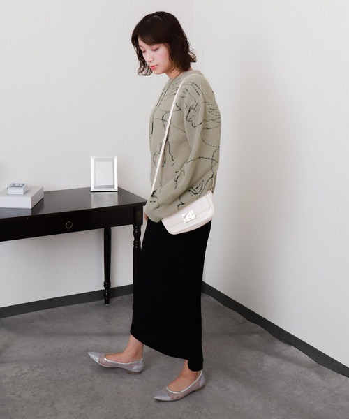 libelle more（リベル モア）の「ミニフェザーニュアンス柄ジャガードニット（ニット/セーター・レディース・ブラック/グレイッシュベージュ/アイボリー・M）」の6枚目の写真