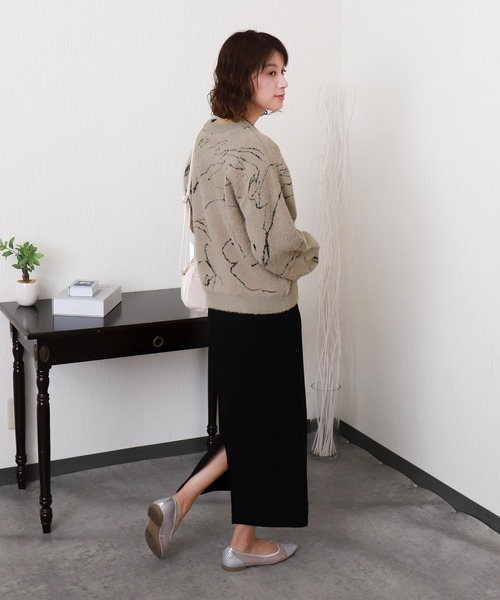 libelle more（リベル モア）の「ミニフェザーニュアンス柄ジャガードニット（ニット/セーター・レディース・ブラック/グレイッシュベージュ/アイボリー・M）」の9枚目の写真