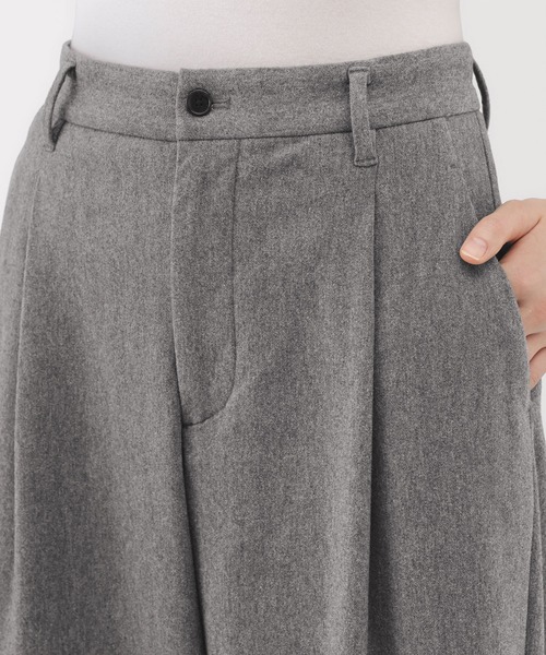 無印良品（ムジルシリョウヒン）の「婦人　縦横ストレッチ起毛　タックワイドパンツ（その他パンツ・レディース・グレー/ネイビー系/ブラック/アイボリー・S/M/L/XL）」の17枚目の写真