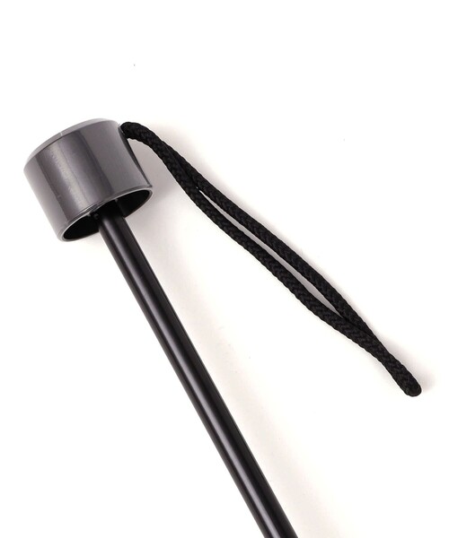 Traditional Weatherwear(トラディショナルウェザーウェア)の「Traditional Weatherwear: ライト ウェイト アンブレラ(折りたたみ傘)(折りたたみ傘・レディース・オフホワイト/シルバー・ONE SIZE)」の4枚目の写真