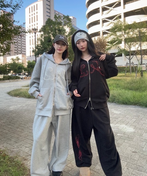 FANCY CLUB(ファンシークラブ)の「A'GEM/9 × .kom 『FANCY CLUB/ファンシークラブ』別注品 ANGEL WING ZIP UP /エンジェル ウイングジップアップパーカー(パーカー・レディース・ブラック×レッド/ピンク/グレー/ブラック×ピンク・FREE)」の16枚目の写真